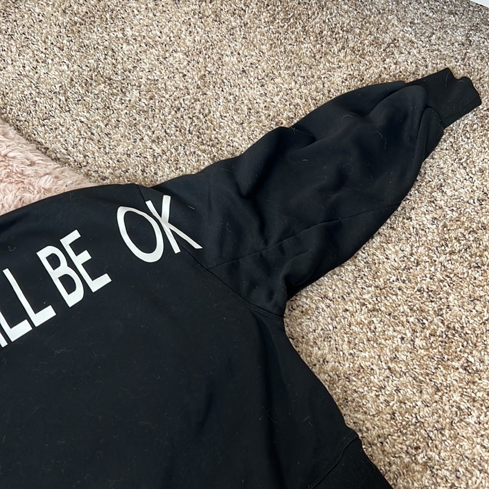Hand-crafted Sweatshirt - Picture 3 of 9